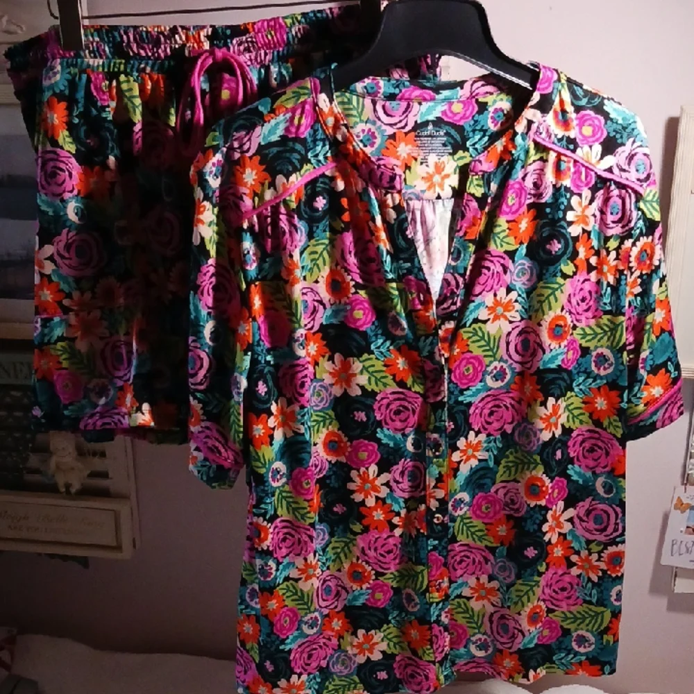 Gorgeous! Cuddl Duds Multicolor Flower Design Pajama Short Set XL 💐🌺🌷🪻🌼 - Picture 9 of 14